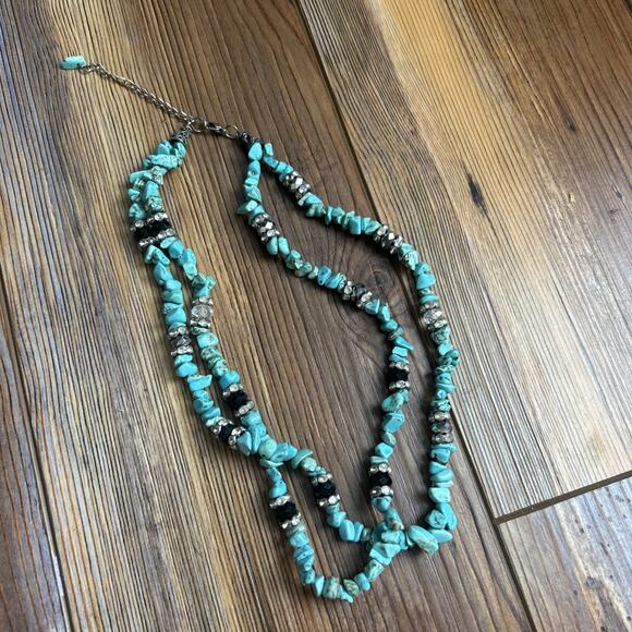 Faux Turquoise Howlite Chip 17” Lot Of 2 Two Strand & One Strand Necklaces - Picture 2 of 8